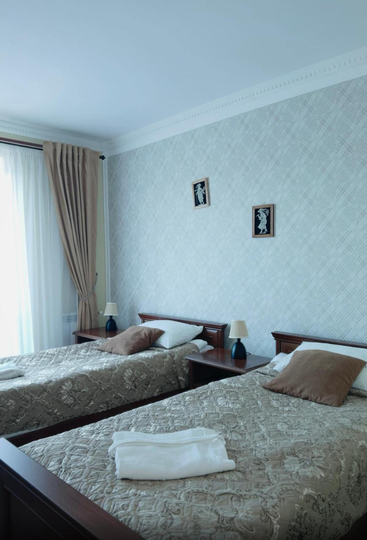 Hotel Three Korony Skhidnytsia Eksteriør bilde